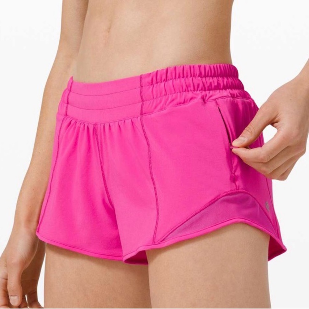 Lululemon Hotty Hot Low Rise Short 2.5 inches